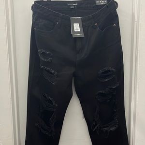 Brand new FashionNova black torn jeans Size 9